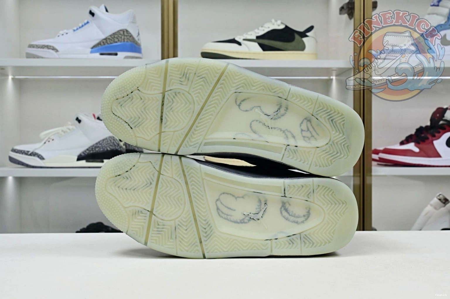 Air kaws Jordan 4 Jordan retro 0103